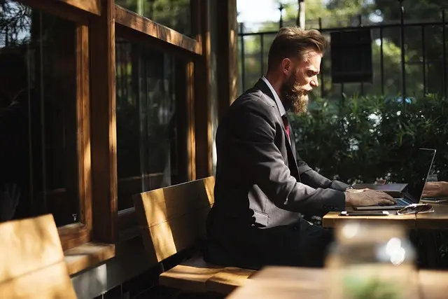 Maximiser vos Économies : 10 Astuces pour Trouver des Deals en Ligne